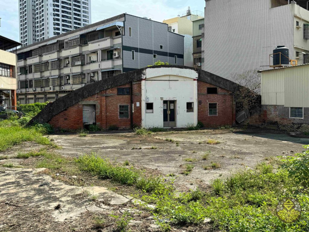 高雄空港の北部、小港地区にある日本陸軍の掩体壕